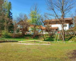 Balancierbalken am Spielplatz.